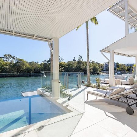 Iluka, Luxurious Riverfront Retreat Villa Noosa Heads Exterior photo