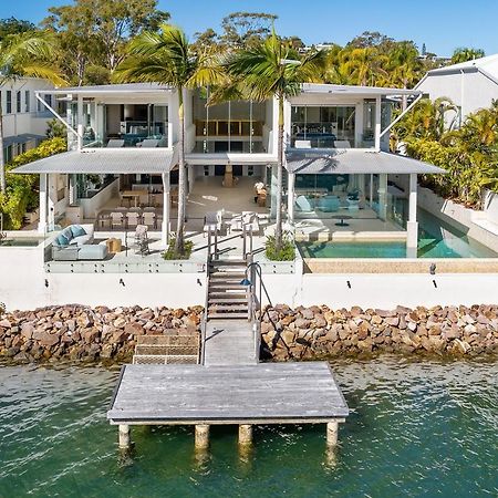 Iluka, Luxurious Riverfront Retreat Villa Noosa Heads Exterior photo