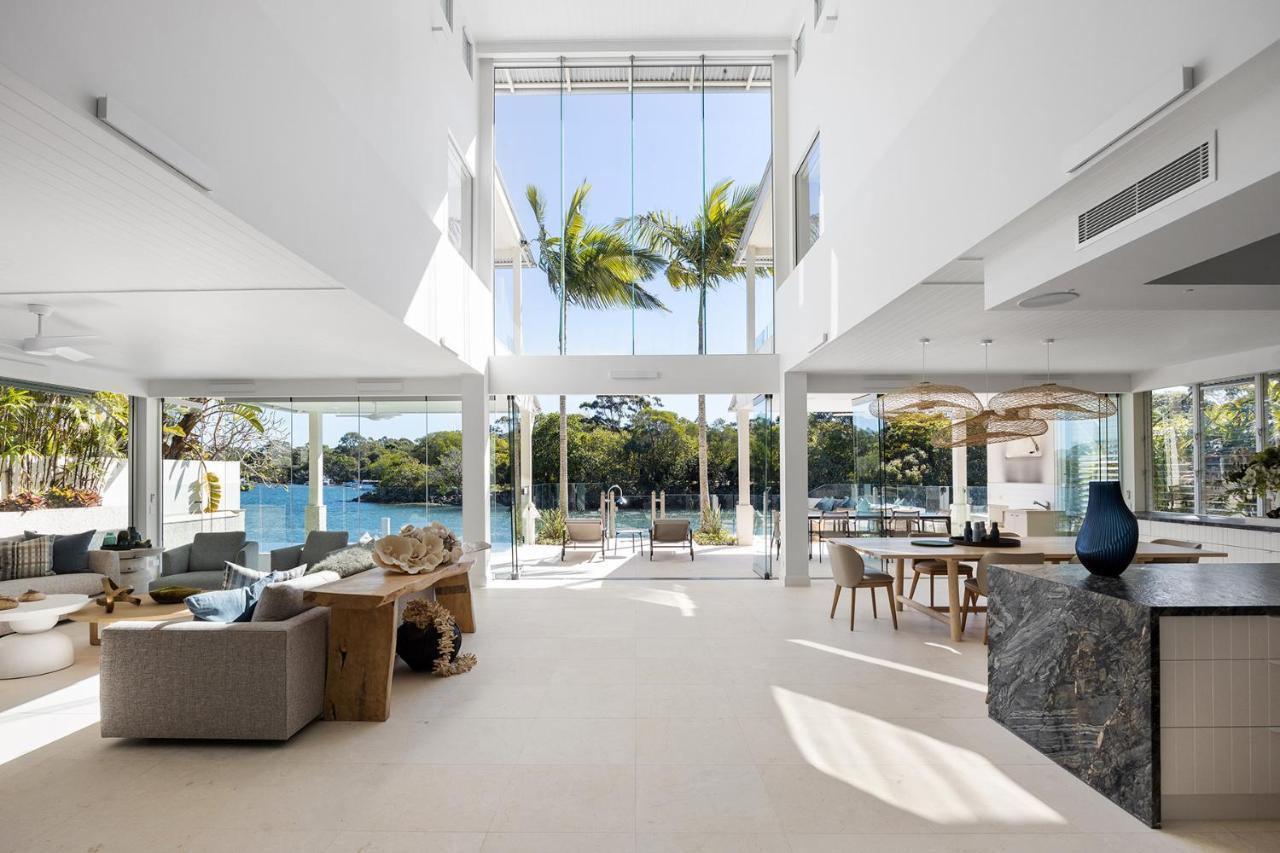 Iluka, Luxurious Riverfront Retreat Villa Noosa Heads Exterior photo