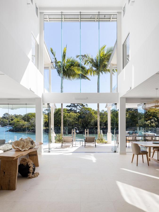 Iluka, Luxurious Riverfront Retreat Villa Noosa Heads Exterior photo