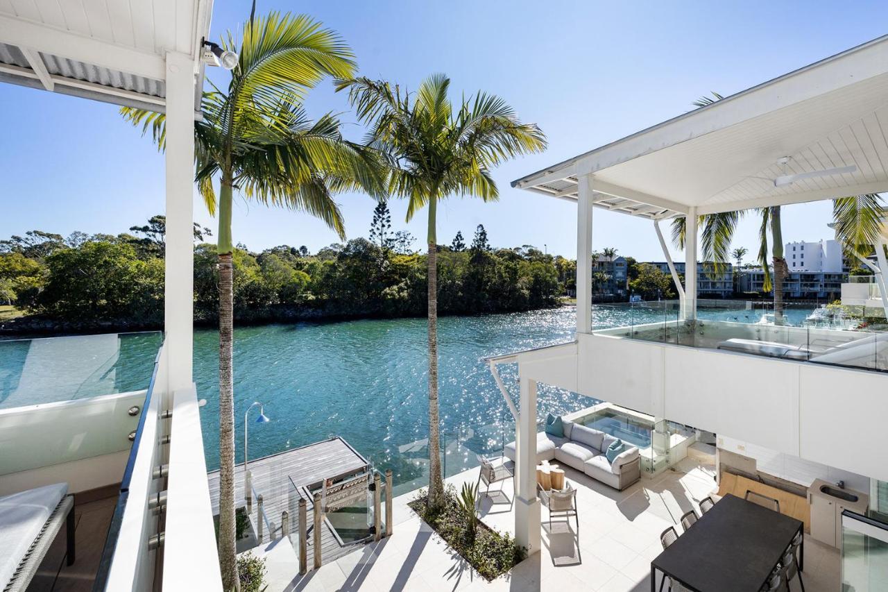 Iluka, Luxurious Riverfront Retreat Villa Noosa Heads Exterior photo